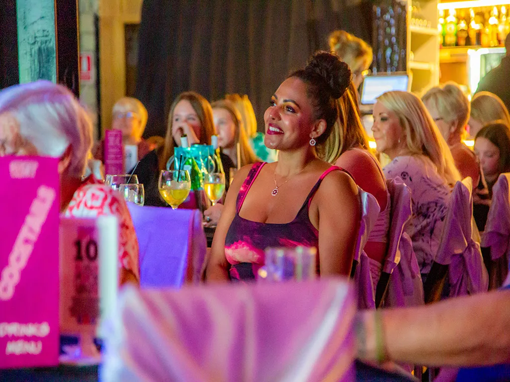 music-hall-tavern-sunshine-rent-tenerife (10)