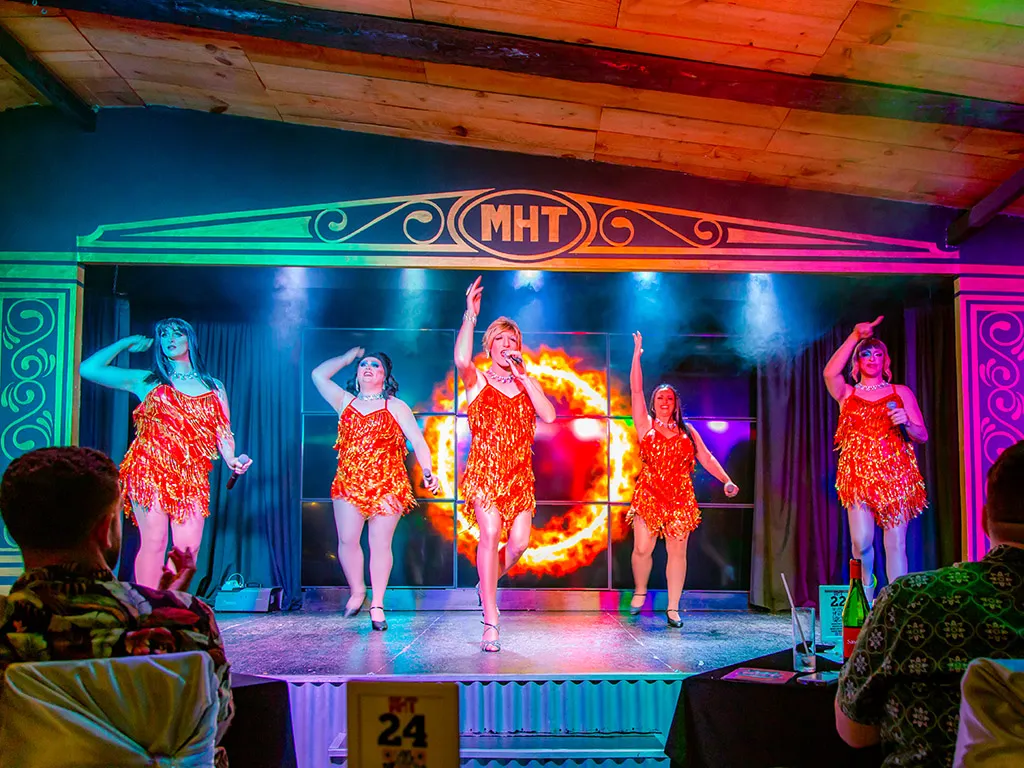 music-hall-tavern-sunshine-rent-tenerife (6)