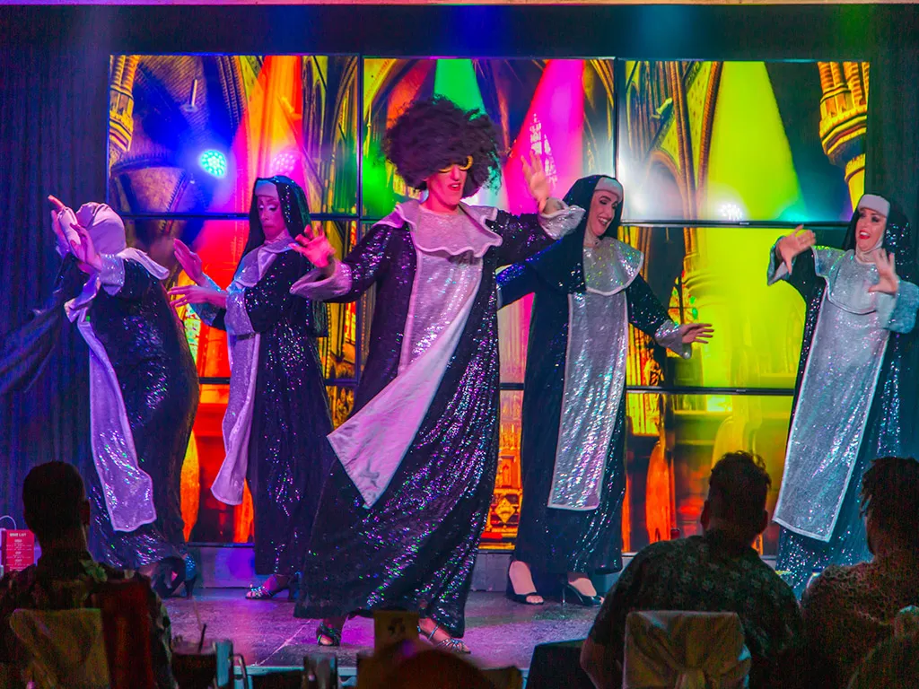 music-hall-tavern-sunshine-rent-tenerife (8)