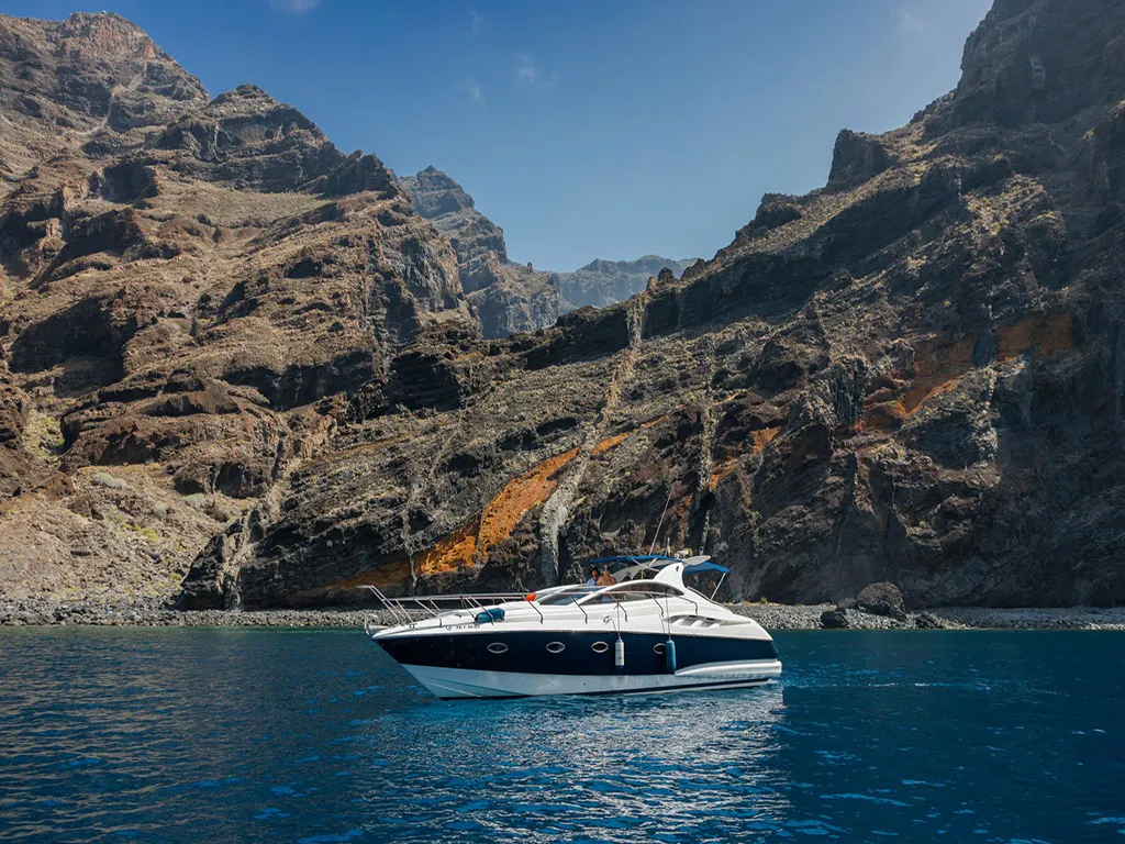 pampano-luxury-yacht-tenerife-sunshine-rent (3)