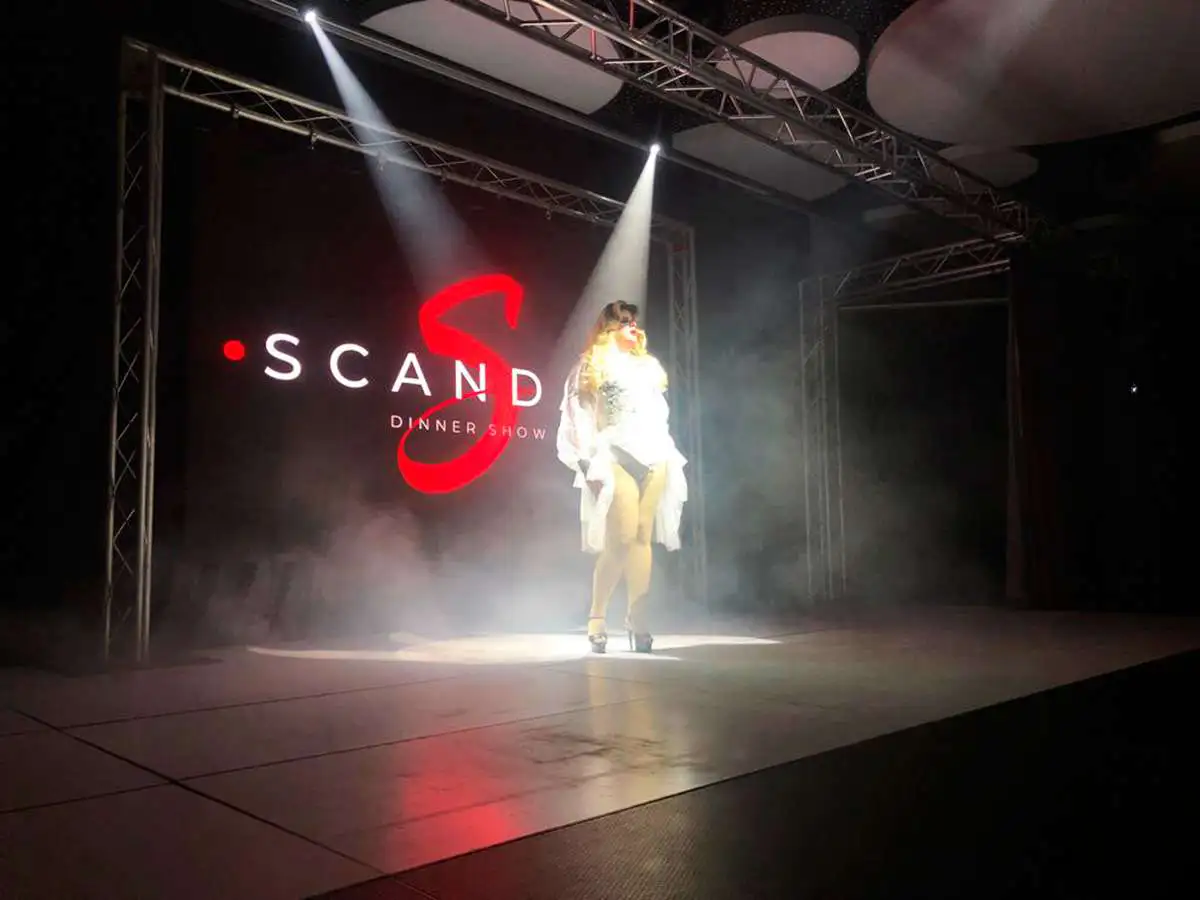 scandal-dinner-show-sunshine-rent-tenerife (4)