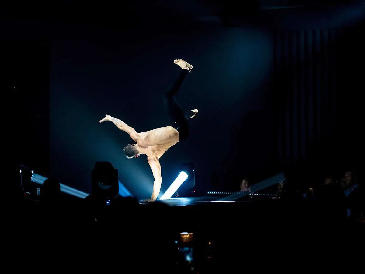 scandal-dinner-show-sunshine-rent-tenerife (9)